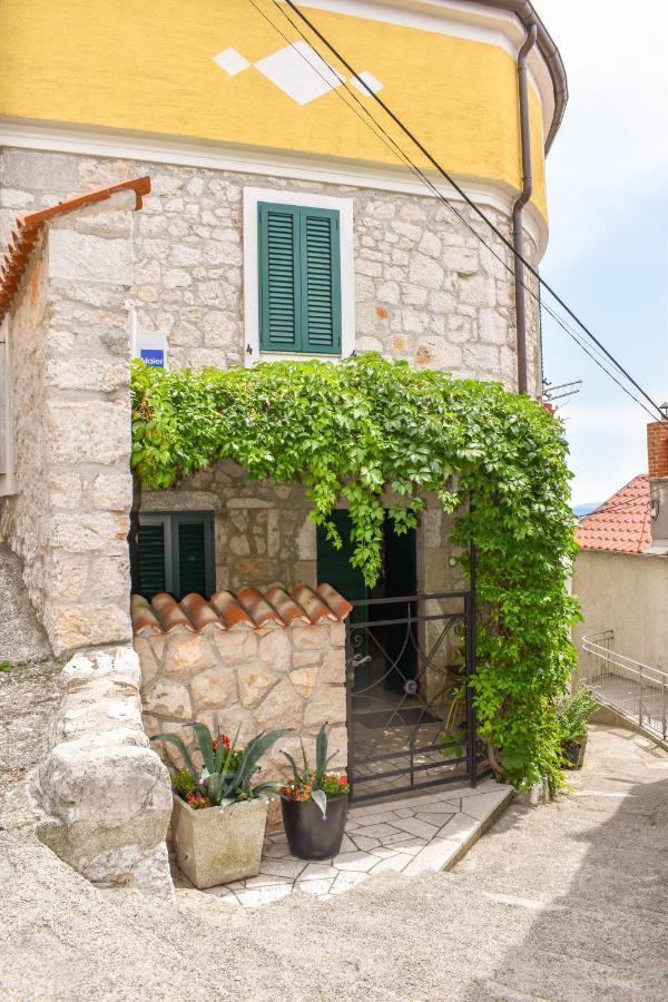 Apartmani Amra Novi Vinodolski Extérieur photo